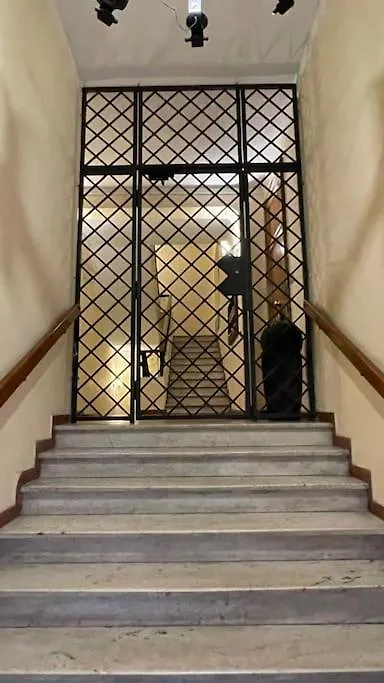 Vicolo San Trifone By Hili Apartment Rome