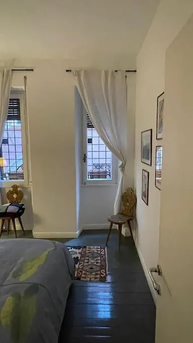 Vicolo San Trifone By Hili Apartment Rome Italy