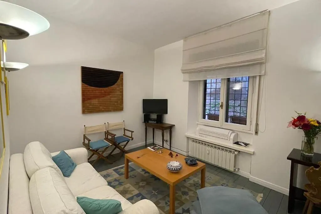 Vicolo San Trifone By Hili Apartment Rome